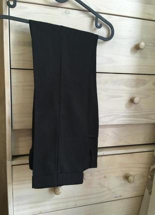 Классические зауженные укороченые брюки дудочки sisley италия 8-10