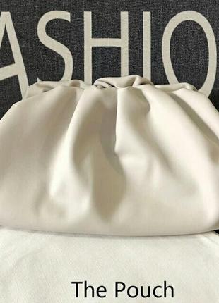 Сумка женская кожаная клатч мешок кроссбоди италия молочная беж белая стильная the pouch3 фото