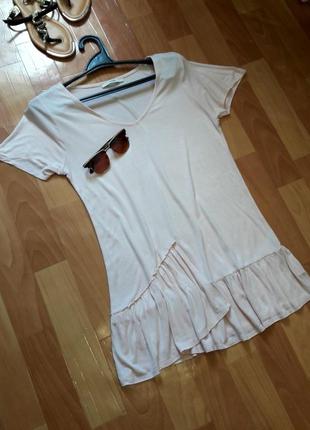 Крута футболка з воланчиком