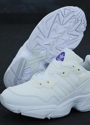 Елегантні білі кросівки adidas yung 96 white.