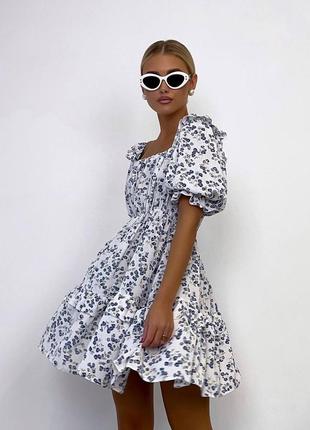 Сукня у квітковий принт з відкритими плечима