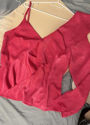 Сатиновая блуза малиновая кофта топ на одно плечо блуза с воланами