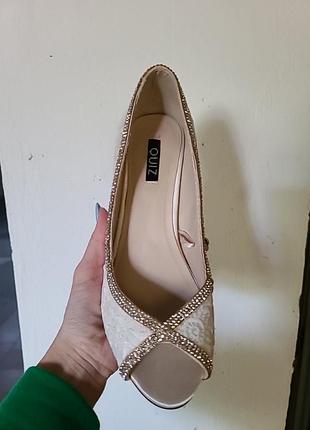 Туфлі білі 37 розміру