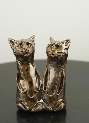 Керамічна статуетка у вигляді кішок cat figurine1 фото