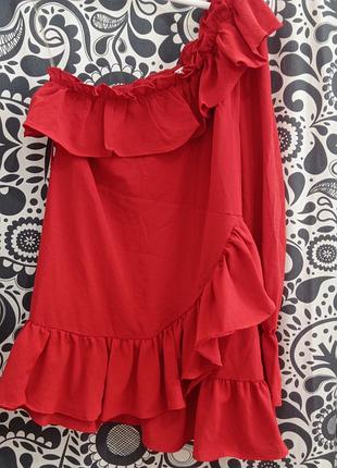 Красивое платье на одно плечо