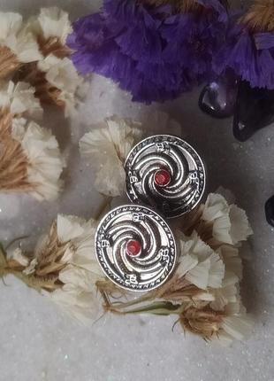 Мініатюрні сережки пусети спіраль з червоними цирконами сонце сварга3 фото