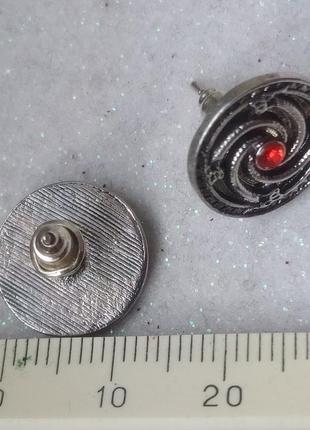Мініатюрні сережки пусети спіраль з червоними цирконами сонце сварга2 фото