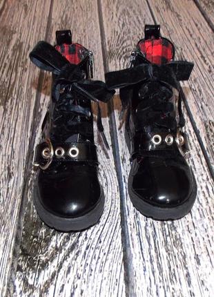 Демісезонні фірмові чобітки для дівчинки,розмір 8