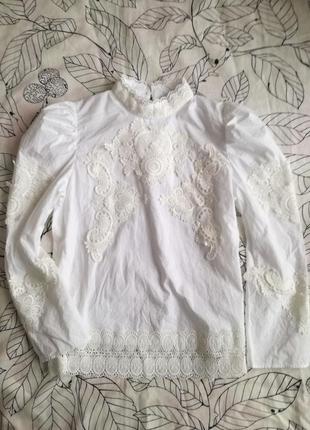 Котонова блуза  мереживо з об'ємними рукавами  zara