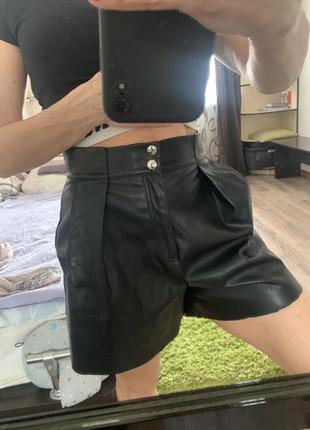 Кожанные шорты, шорты