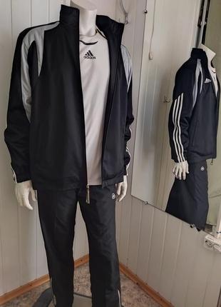 Двусторонняя спортивная куртка. adidas