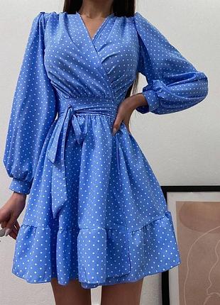 Платье на запах с пышной юбкой расклешенное с оборками белое синее красное черное в горошек вечернее с длинными рукавами повседневное мини короткое