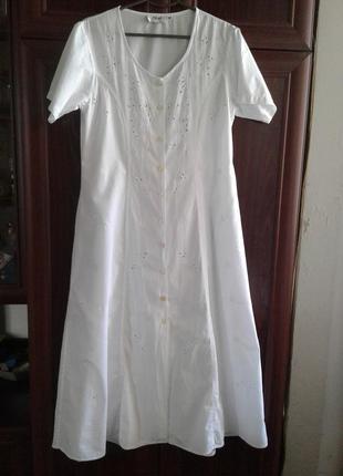 Біле бавовняне довге плаття з коротким рукавом із прошвою akal нюансом