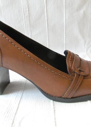 Женские кожаные туфли pesaro р.37 (24,7 см)7 фото