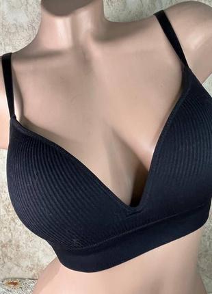 Топ. топик-бюстгалтер в рубчик. цвета разные: белый, черный, бежевый, серый.