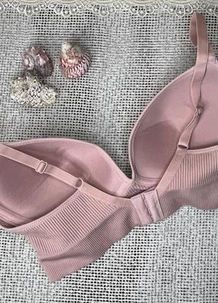 Топ. топик-бюстгалтер в рубчик. цвета разные: белый, черный, бежевый, серый.