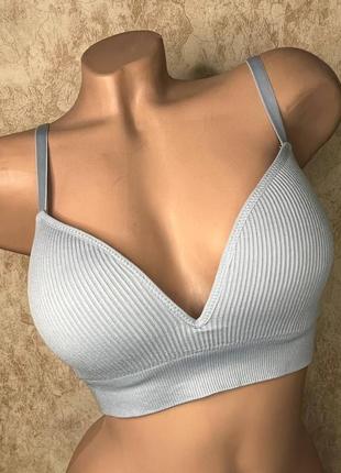 Топ. топик-бюстгалтер в рубчик. цвета разные: белый, черный, бежевый, серый.