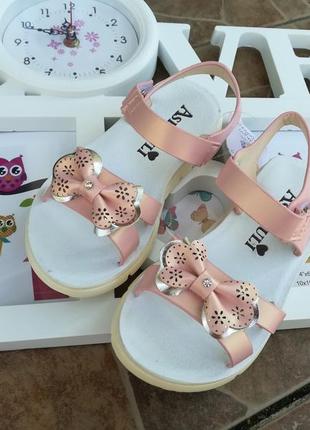 Нові босоніжки, сандалі на деовчку