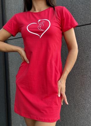Платье футболка туника летнее легокое короткое свободное туника красное черное сиреневое с принтом повседневное6 фото