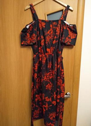 Стильное классное платье с приспущенными плечами. размер 16-187 фото