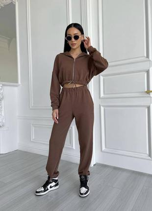 Костюм  прогулочный спортивный трехнитка петля   не каштатится качественный