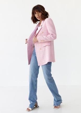 Женский твидовый пиджак с золотистыми пуговицами розовый7 фото
