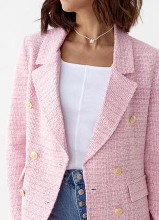 Женский твидовый пиджак с золотистыми пуговицами розовый6 фото