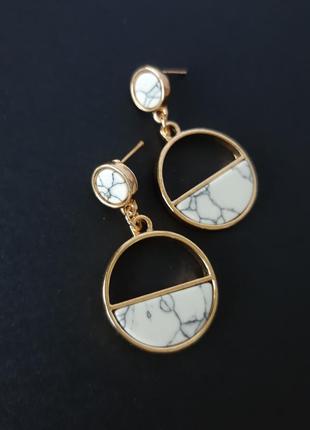 Сережки мармурові