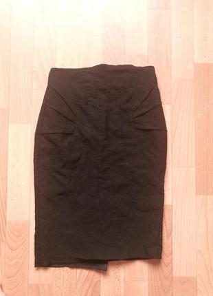 Чорна класична спідниця