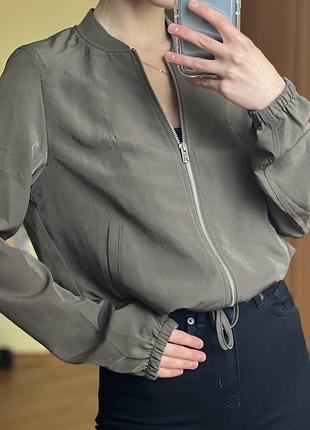 Легкий бомбер h&amp;m 2