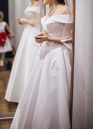 Свадебное платье атлас
