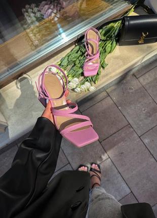 Стильні босоніжки на підборах,на каблуку бузкові/фіолетові/лаванда - жіноче взуття на літо 2023-20243 фото