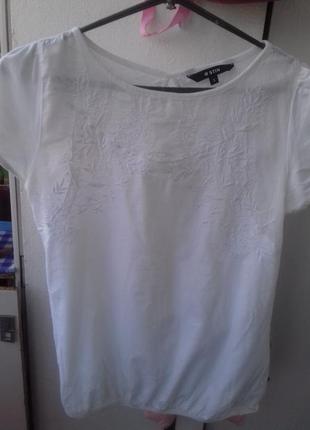 Ніжна блузочка з вишивкою