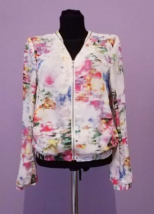 Яркий бомбер