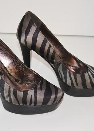 Туфлі з принтом зебри3 фото
