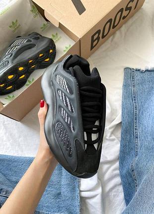 Кроссовки adidas yeezy 700