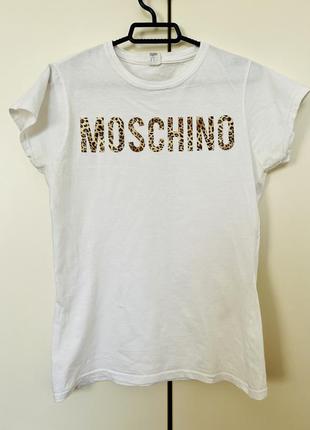 Футболка у стилі moschino