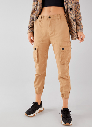 Карго брюки,бежевые карго от bershka