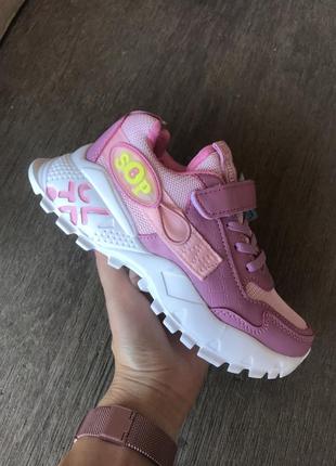 Новые розовые детские кроссовки на высокой подошве
