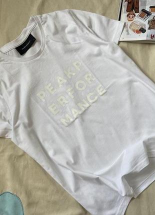 Фірмова біла футболка peak performance