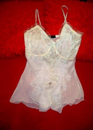 Сексуальный топик с воланами и кружевом в бельевом стиле