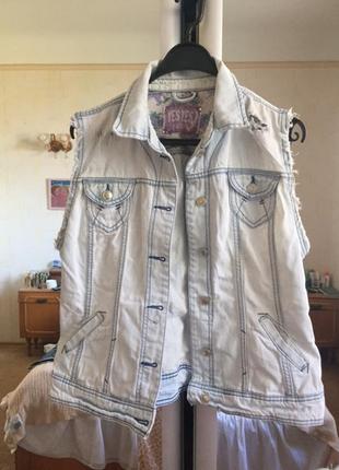 Стильна джинсова жилетка від yes yes