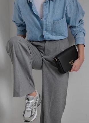 Брюки серые с защипами