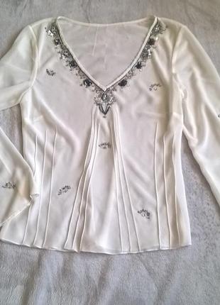 Блуза с красивой  вышивкой бисером1 фото