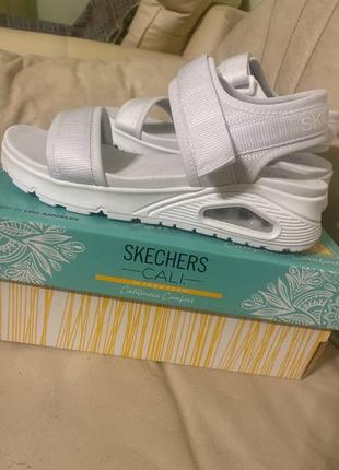 Крутые классические очень легкие спортивные босоножки skechers 40р1 фото