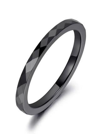 Кольцо из черной ювелирной керамики "грани"1 фото