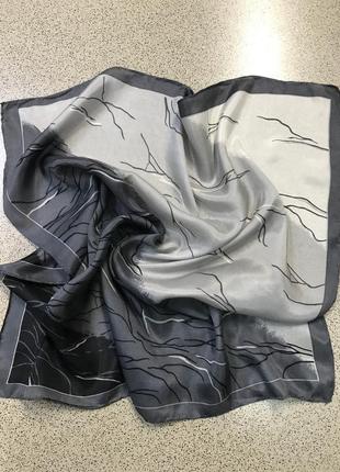 Элегантный платочек-гаврош из натурального шелка1 фото