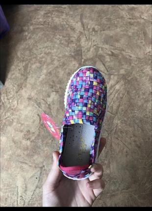 Дитячі різнокольорові кросівки, мокасини3 фото