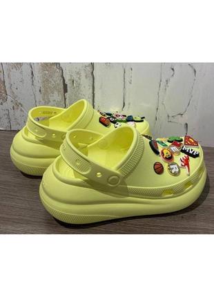 Жіночі шльопанці сабо кроксы на платформе crocs classic crush clog sulphur w6 w7 w8 w9 w10