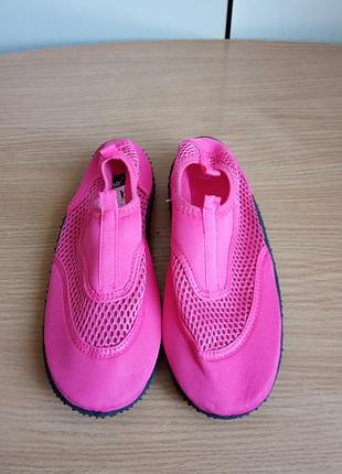 Дитячі пляжні аквашузи 27, 28, 29, 30, 31, 33, 35 р. in extenso